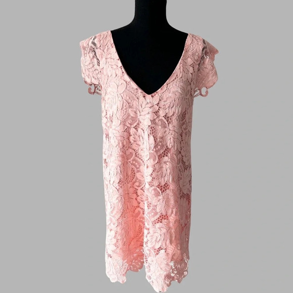BB Dakota Rene Deep V Neck Lace Shift Dress - Picture 2 of 13